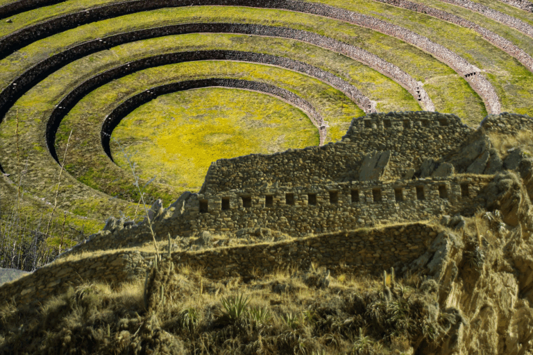 Composición ilustrada del Valle Sagrado VIP incluyendo Maras y Moray